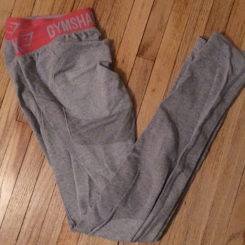 Light grey and pink gymshark leggings